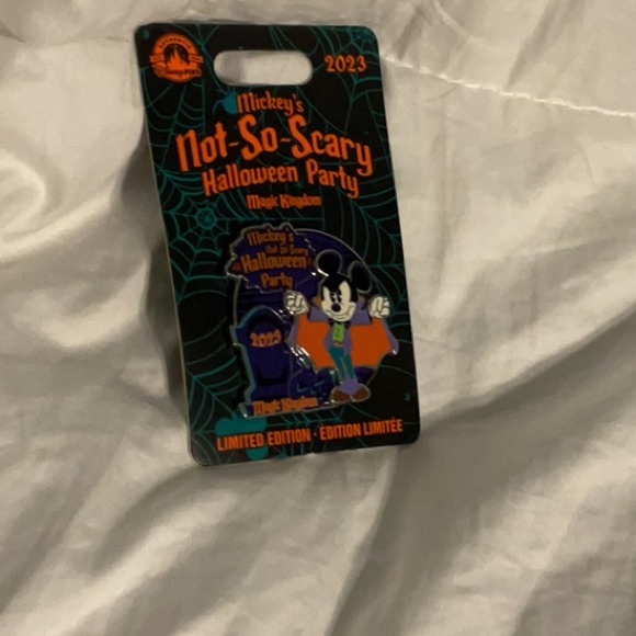 Limited edition mickeys not so scary halloween mickey party Magic Kingdom 2023 - Picture 1 of 2